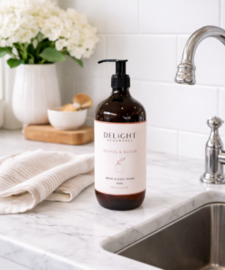 Alternative view of Lavender & Rose Infused Bath Soak 250g